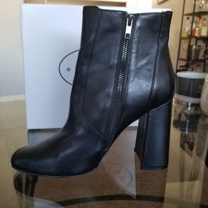 Steve Madden Trix Black Leather Booties